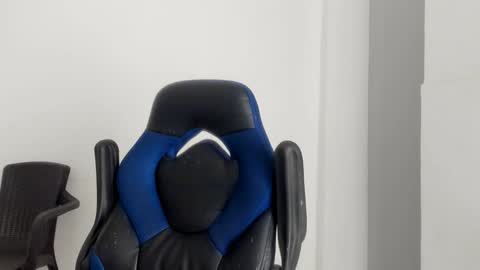 Snapshot of colin_prince2 chatting on 01-11-25, 02:41 COLIN online show from 01-11-25, 02:41