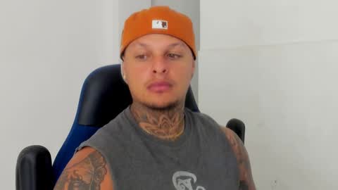 Snapshot of colin_prince2 chatting on 02-11-25, 02:57 COLIN online show from 02-11-25, 02:57