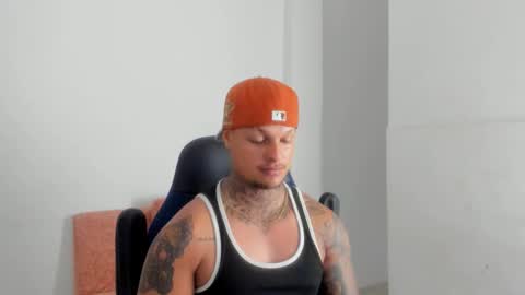 Snapshot of colin_prince2 chatting on 02-21-25, 06:48 COLIN online show from 02-21-25, 06:48