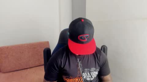 Snapshot of colin_prince2 chatting on 02-25-25, 06:20 COLIN online show from 02-25-25, 06:20