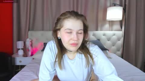 Collen Mon Tue Wed Thu Fri GMT 3 0300am - 0900am  online show from 02-07-26, 04:54