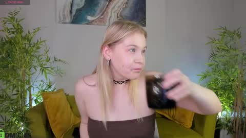 Snapshot of colleen_blake chatting on 06-07-26, 04:55 Collen Mon Tue Wed Thu Fri GMT 3 0300am - 0900am online show from 06-07-26, 04:55