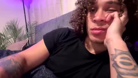 Snapshot of collegeitalian chatting on 01-14-26, 09:37 Adonis of online show from 01-14-26, 09:37