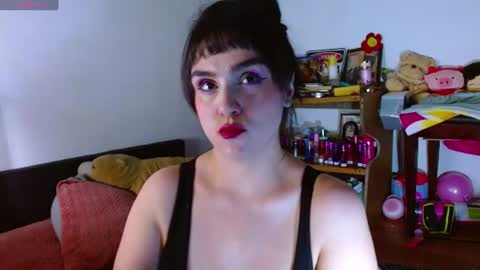 Snapshot of collette_beaufoy chatting on 07-15-26, 08:52 Collette online show from 07-15-26, 08:52