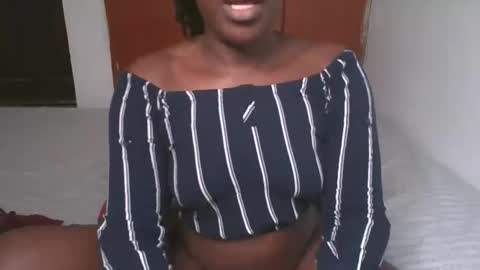 Snapshot of comicalcara chatting on 02-05-25, 07:20 Cara online show from 02-05-25, 07:20