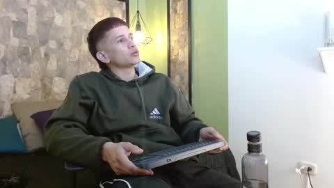 Snapshot of connor_king1 chatting on 12-02-24, 12:18 Connor King1 online show from 12-02-24, 12:18