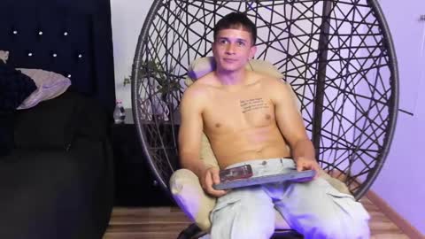 Snapshot of connor_king1 chatting on 12-30-24, 06:27 Connor King1 online show from 12-30-24, 06:27