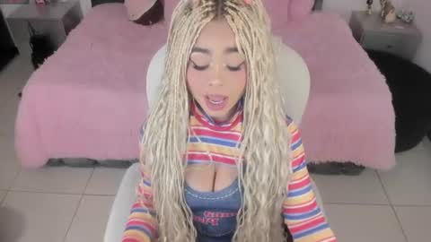 Snapshot of conny_curly chatting on 07-10-26, 01:14 Conny online show from 07-10-26, 01:14