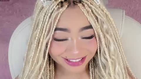 Snapshot of conny_curly chatting on 07-14-26, 01:17 Conny online show from 07-14-26, 01:17