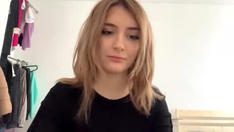 Amelia online show from 02-22-26, 12:15