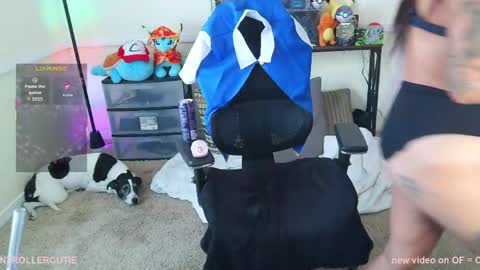 controllercutie online show from 04-30-26, 08:57