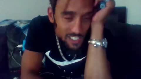 Snapshot of convertibl chatting on 10-31-25, 02:23 convertibl online show from 10-31-25, 02:23