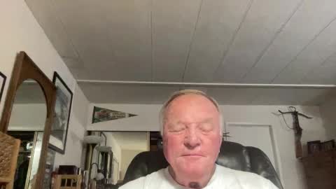 cookoosnest online show from 09-26-25, 03:21