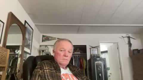 cookoosnest online show from 10-29-25, 03:20