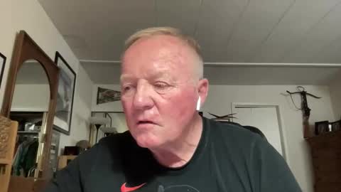 cookoosnest online show from 03-25-26, 03:12