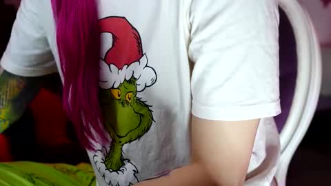 Ginger The Cringer online show from 12-21-25, 09:16