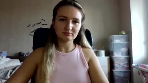 cora_fora online show from 10-07-25, 09:28