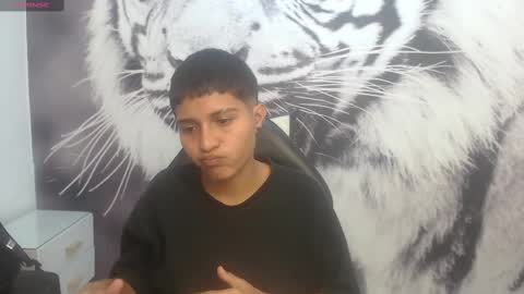 Snapshot of cora_gunn chatting on 02-09-25, 12:17 Cora online show from 02-09-25, 12:17