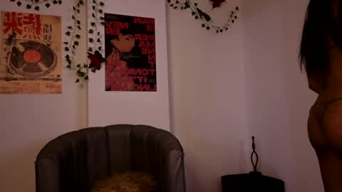 Snapshot of coraliebronson chatting on 05-17-26, 01:36 Coralie Bronson online show from 05-17-26, 01:36