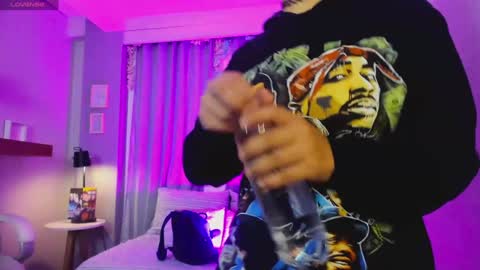 Snapshot of coralinericce_ chatting on 01-20-25, 05:26 Coral Stefani online show from 01-20-25, 05:26