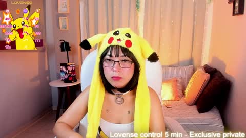 Snapshot of coralinericce_ chatting on 02-06-25, 05:25 Coral Stefani online show from 02-06-25, 05:25