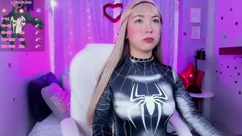 Snapshot of coralinericce_ chatting on 02-19-25, 06:22 Coral Stefani online show from 02-19-25, 06:22