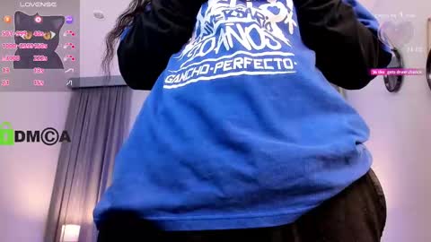 Snapshot of coralinericce_ chatting on 09-17-25, 09:38 Coral Stefani online show from 09-17-25, 09:38