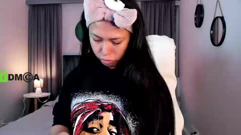 Snapshot of coralinericce_ chatting on 10-03-25, 12:40 Coral Stefani online show from 10-03-25, 12:40