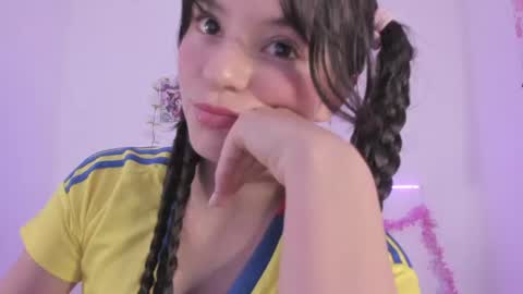 Snapshot of coralinexxx07 chatting on 06-17-26, 10:32 Coraline uwu Bienvenidos al dulce mundo de Coraline Hola amores soy Coraline Una chica tierna juguetona online show from 06-17-26, 10:32
