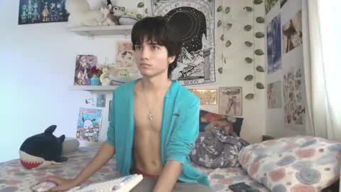 Snapshot of corey_moon chatting on 01-14-26, 04:45 Corey Glenn online show from 01-14-26, 04:45
