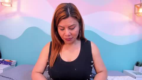 corina_taylor12 online show from 04-29-26, 12:20