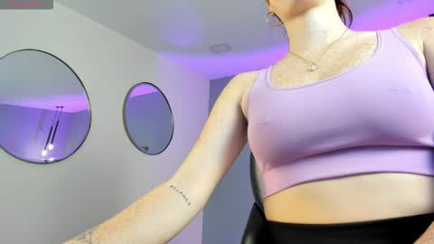 Corinne Russo online show from 10-06-25, 05:38