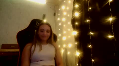 Snapshot of corn_404 chatting on 12-03-24, 01:54 Nata and Raf online show from 12-03-24, 01:54