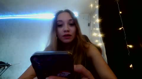 Snapshot of corn_404 chatting on 12-10-24, 07:05 Nata and Raf online show from 12-10-24, 07:05