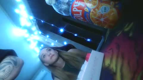 Snapshot of corn_404 chatting on 01-21-25, 01:22 Nata and Raf online show from 01-21-25, 01:22