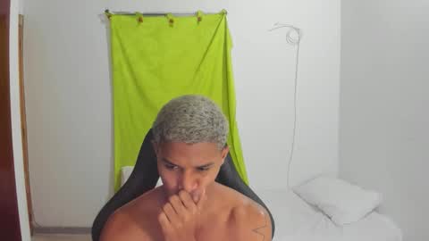 Ethan  online show from 06-01-26, 03:14