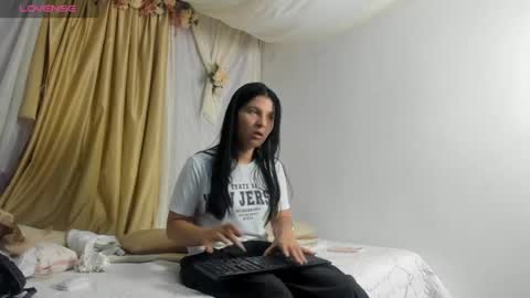 Lunita online show from 06-05-26, 01:28