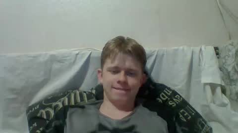 Snapshot of cosm2312 chatting on 04-25-26, 05:21 Andrew online show from 04-25-26, 05:21