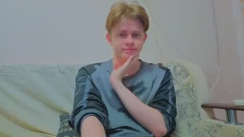Snapshot of cosm2312 chatting on 06-30-26, 05:58 Andrew online show from 06-30-26, 05:58
