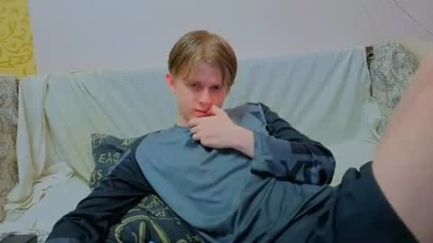 Snapshot of cosm2312 chatting on 07-08-26, 04:44 Andrew online show from 07-08-26, 04:44