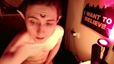 Snapshot of cosmonudes chatting on 12-22-24, 04:39 Barry online show from 12-22-24, 04:39