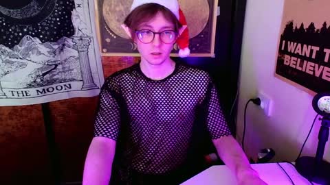 Snapshot of cosmonudes chatting on 12-28-24, 09:52 Barry online show from 12-28-24, 09:52