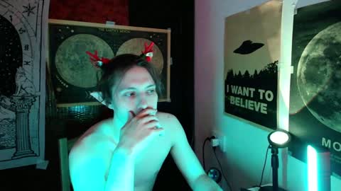 Snapshot of cosmonudes chatting on 12-31-24, 12:21 Barry online show from 12-31-24, 12:21