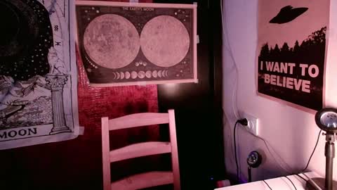 Snapshot of cosmonudes chatting on 01-11-25, 07:38 Barry online show from 01-11-25, 07:38