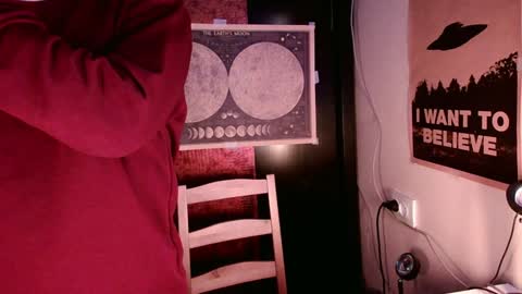 Snapshot of cosmonudes chatting on 01-12-25, 10:22 Barry online show from 01-12-25, 10:22