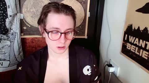 Snapshot of cosmonudes chatting on 02-06-25, 11:43 Barry online show from 02-06-25, 11:43