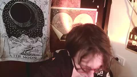 Snapshot of cosmonudes chatting on 09-19-25, 05:57 Barry online show from 09-19-25, 05:57