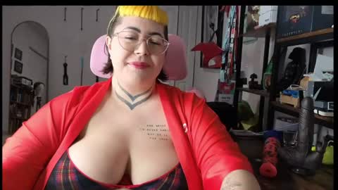 Snapshot of cosplaybruja305 chatting on 07-28-26, 12:29 Miss Mei online show from 07-28-26, 12:29