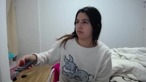 Snapshot of costantine_helena24 chatting on 01-06-25, 06:10 costantine helena24 online show from 01-06-25, 06:10