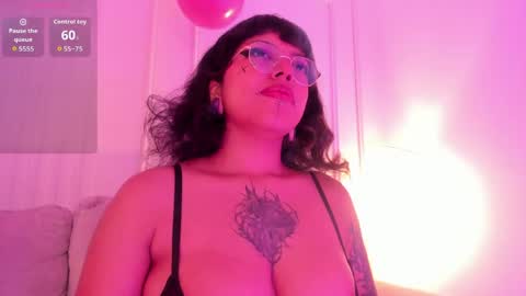 Snapshot of countesslayla chatting on 05-21-26, 02:13 countesslayla online show from 05-21-26, 02:13
